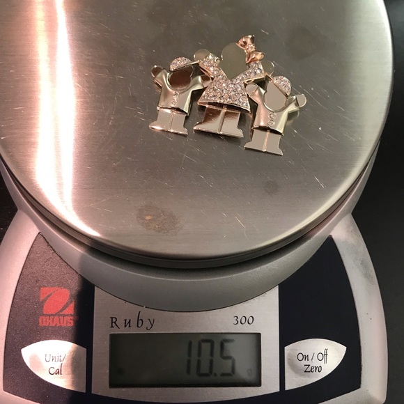 14 Karat Brooch with Diamonds- three children - Picture 6 of 6